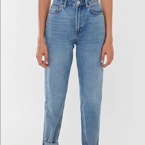 BDG High-Waisted Mom Jean- Light Wash Sz. 29